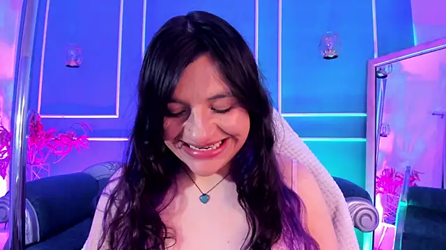 TaraTaylorr online show from 12.05.25