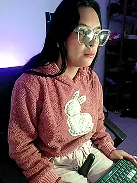 Snapshot of MiaStarts chatting on 03.12.25 MiaStarts online show from 03.12.25