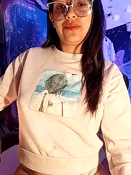 Snapshot of MiaStarts chatting on 10.10.25 MiaStarts online show from 10.10.25