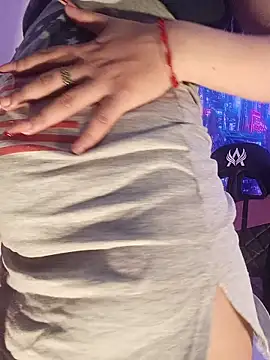 Snapshot of MiaStarts chatting on 10.12.25 MiaStarts online show from 10.12.25