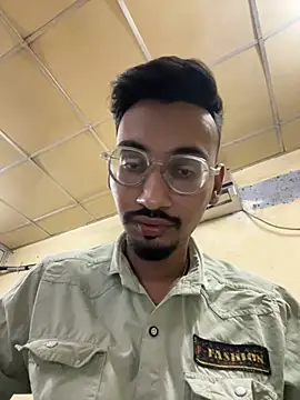 Snapshot of hypersexdriveboi chatting on 02.28.25 hypersexdriveboi online show from 02.28.25