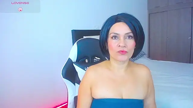 CarolinneFiotti online show from 11.03.25