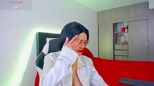 CarolinneFiotti online show from 11.14.25