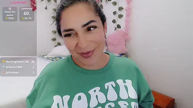 luna lgomez  online show from 03.18.25