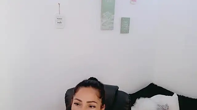 luna lgomez  online show from 03.31.26