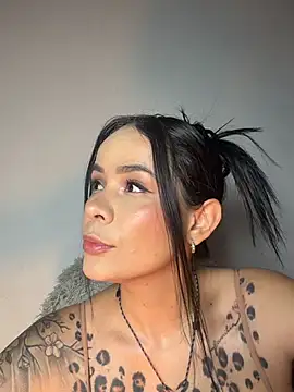 HotAlana  online show from 03.10.26