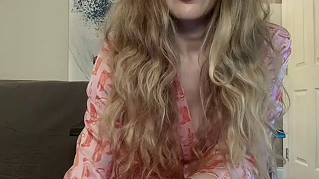 Snapshot of iamamandarose chatting on 11.19.25 iamamandarose online show from 11.19.25