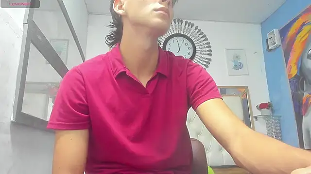 Snapshot of heiker_ chatting on 03.08.25 heiker online show from 03.08.25