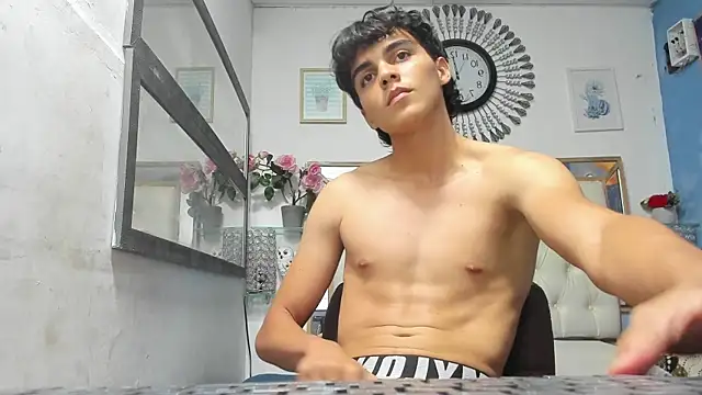 Snapshot of heiker_ chatting on 03.16.25 heiker online show from 03.16.25
