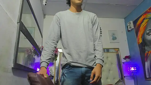 Snapshot of heiker_ chatting on 03.21.25 heiker online show from 03.21.25