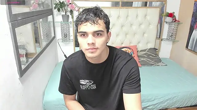 Snapshot of heiker_ chatting on 09.15.25 heiker online show from 09.15.25