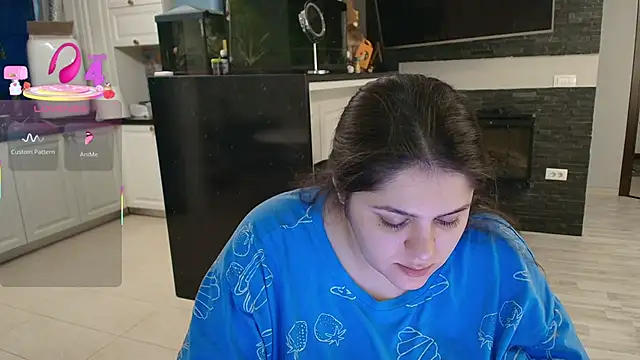 Snapshot of Layla- chatting on 02.12.26 Layla- online show from 02.12.26