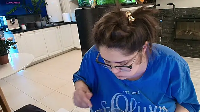 Snapshot of Layla- chatting on 03.02.26 Layla- online show from 03.02.26