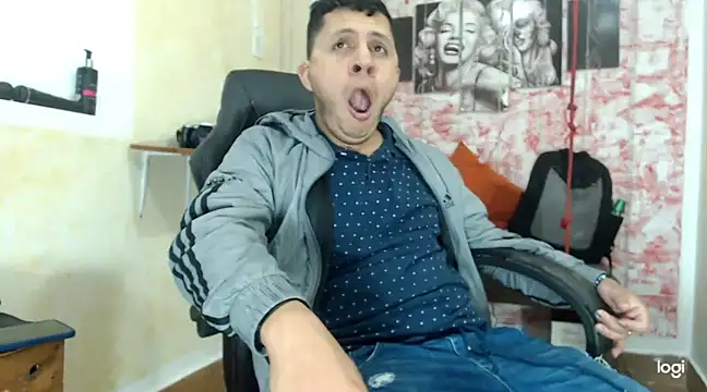 Emilianoveryhot online show from 03.17.25