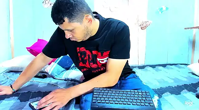 Emilianoveryhot online show from 03.19.25