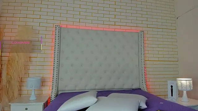 Emilly wilson  online show from 10.30.25