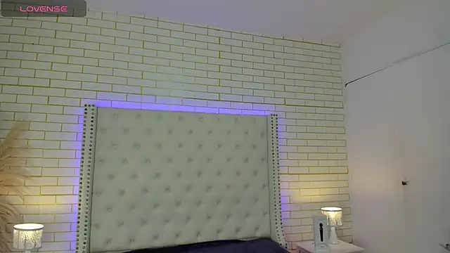 Emilly wilson  online show from 01.07.26