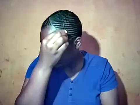 Snapshot of sexyhips2001 chatting on 10.05.25 sexyhips2001 online show from 10.05.25