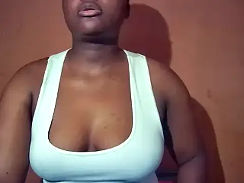 Snapshot of sexyhips2001 chatting on 10.28.25 sexyhips2001 online show from 10.28.25