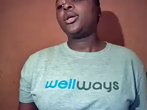 Snapshot of sexyhips2001 chatting on 11.18.25 sexyhips2001 online show from 11.18.25