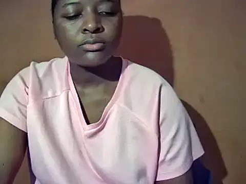 Snapshot of sexyhips2001 chatting on 11.24.25 sexyhips2001 online show from 11.24.25