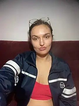 Snapshot of SpicyPalmera chatting on 03.11.25 SpicyPalmera online show from 03.11.25