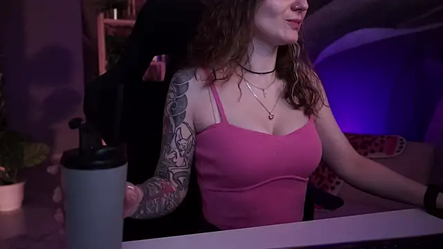 OliviaMcClean online show from 11.18.25