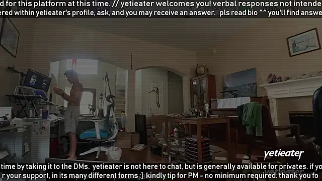 Snapshot of yetieater chatting on 05.11.26 yetieater online show from 05.11.26