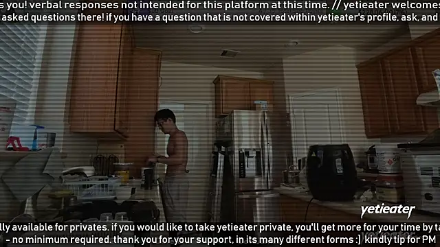Snapshot of yetieater chatting on 05.20.26 yetieater online show from 05.20.26
