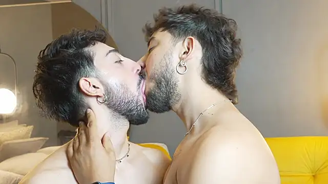 Snapshot of Liam_and_luca chatting on 03.15.25 Liam and luca online show from 03.15.25