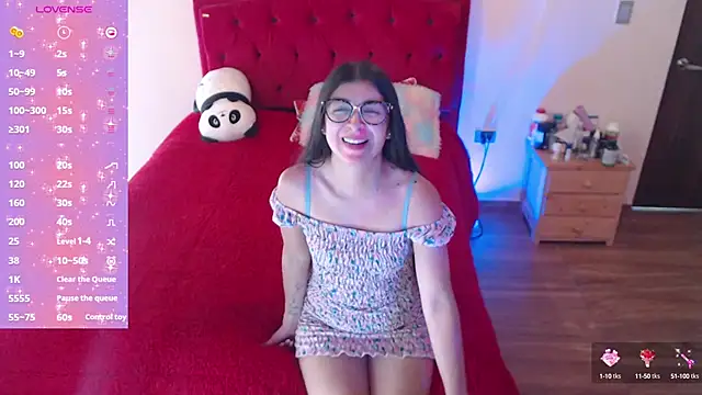 Snapshot of Saray_honey04 chatting on 09.14.25 Saray honey04 online show from 09.14.25