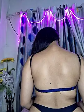 Snapshot of Noor-Bold chatting on 11.18.25 Noor-Bold online show from 11.18.25