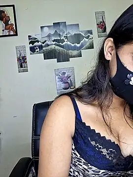 Snapshot of Noor-Bold chatting on 11.27.25 Noor-Bold online show from 11.27.25