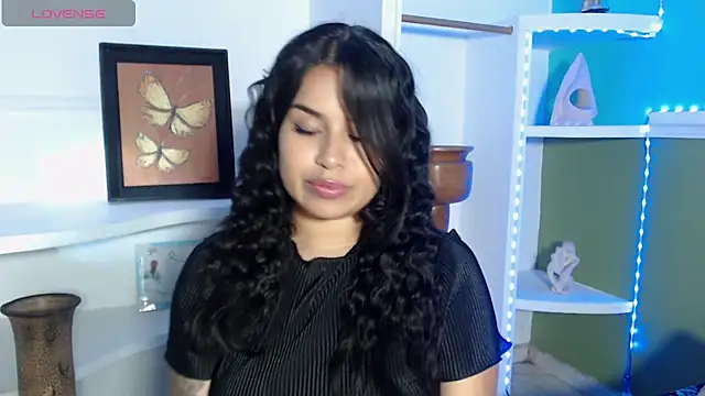 Snapshot of SamanthaSmiithh chatting on 10.24.25 SamanthaSmiithh online show from 10.24.25