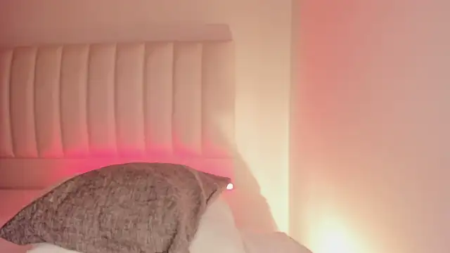 Hannahx   online show from 10.19.25