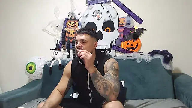 Tiberius hunk online show from 10.26.25