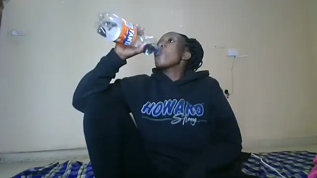 Snapshot of Squirt_Goddesss chatting on 12.02.25 Squirt Goddesss online show from 12.02.25