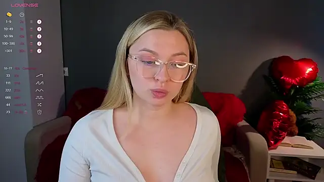 christie luv online show from 02.18.26