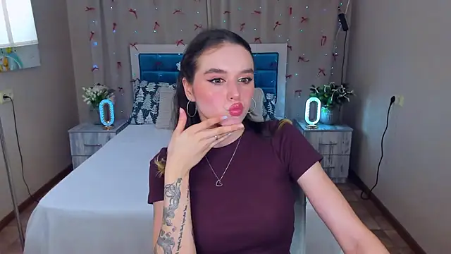 EmelyMason online show from 12.15.25