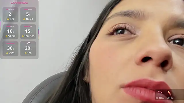 Snapshot of issa__nassar chatting on 10.17.25 issa nassar online show from 10.17.25