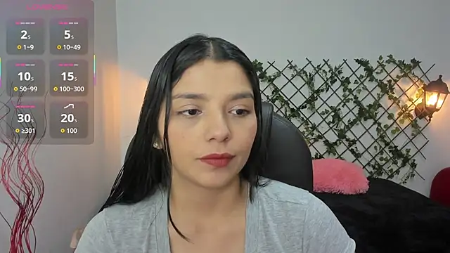 Snapshot of issa__nassar chatting on 10.25.25 issa nassar online show from 10.25.25