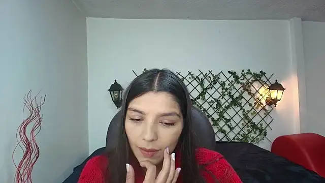 Snapshot of issa__nassar chatting on 11.21.25 issa nassar online show from 11.21.25