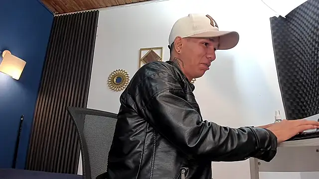 CRAZY-BOY99 online show from 03.13.25