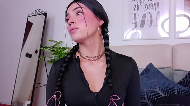 SaritaBratz online show from 11.14.25