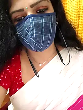 Snapshot of ashmitha chatting on 10.20.25 ashmitha online show from 10.20.25