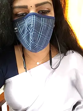 Snapshot of ashmitha chatting on 10.23.25 ashmitha online show from 10.23.25