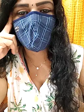 Snapshot of ashmitha chatting on 11.03.25 ashmitha online show from 11.03.25