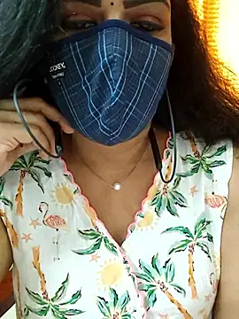 Snapshot of ashmitha chatting on 11.11.25 ashmitha online show from 11.11.25