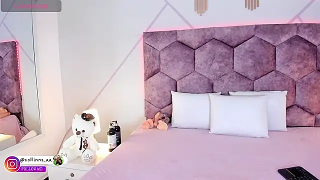 aurora collinss  online show from 01.19.26