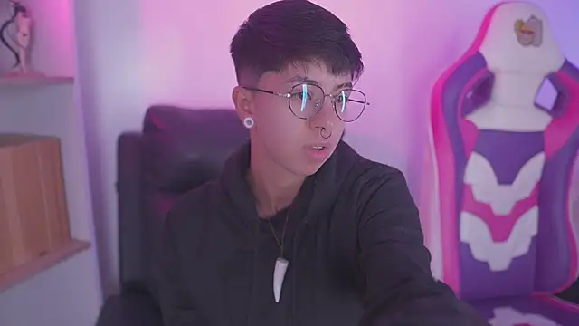 tommy blue online show from 10.10.25